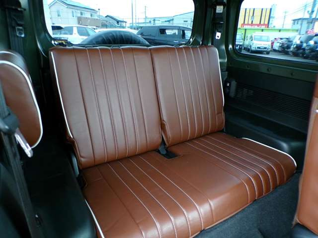 �N���J��SUV�̂ق��ɂ��A���t�@�[�h�E�G���O�����h�E�Z���i�E�X�e�b�v���S���E���H�N�V�[�E���F���t�@�C�A�E�I�f�b�Z�C�E�A���Ԃ��|���V�F�J�C�G�� �~�j�N���X�I�[�o�[�I�[��4 �L���v�e�B�o���݌ɂ��Ă���܂�