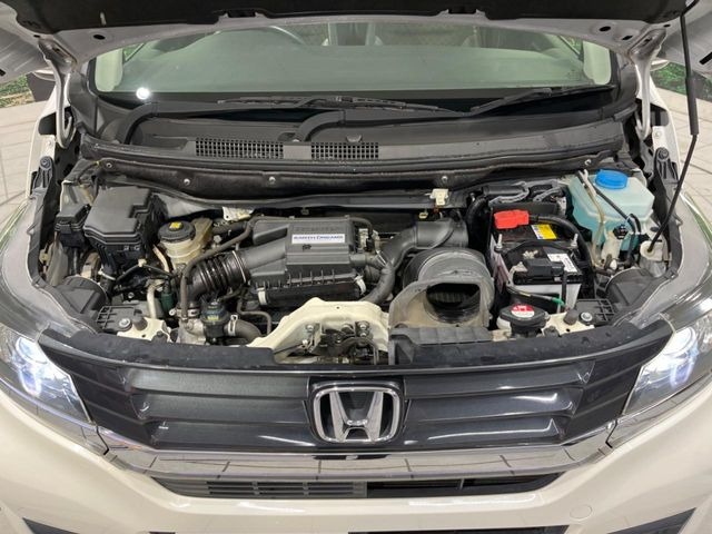 親切・丁寧な専門メカニックスタッフが応対!・車検・点検整備・事故等の修理などアフターサービスも安心。お車のカスタマイズもネクステージのサービススタッフまでご相談ください!