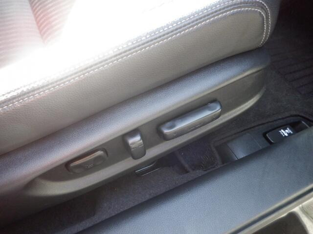 シートリフター搭載で座席の調節が簡単かつ自由自在!