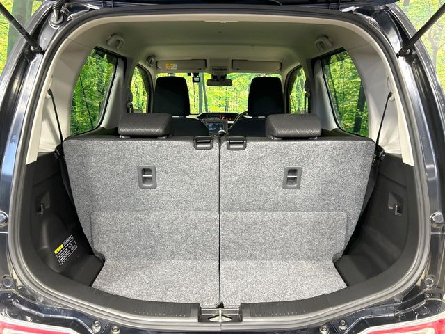 ���i�̂���������ʋ΁A���}���ɏ\���ȉ׎��X�y�[�X���m�ۂ��Ă���܂��B�Z�J���h�V�[�g��|���ƁA�傫�ȉו��̐ύڂ��\�ł���