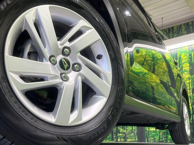 �y����16�C���`�A���~�z�C�[���z�O�ςɃ}�b�`���������A���~�z�C�[���𑕒����Ă���܂��B�e��ЊO�A���~�z�C�[����A�X�^�b�h���X�^�C�����戵�����Ă���܂��B���񂲑��k����������