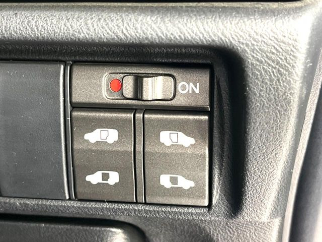 �y�����p���[�X���C�h�h�A�z�X�}�[�g�L�[��^�]�Ȃ̃X�C�b�`�Ō�ȗ����X���C�h�h�A�̊J���\���d��������͂����ăh�A���J����K�v�������A�����Ȃ��q�l�ł��ȒP�ɊJ���߂ł����K�ł���