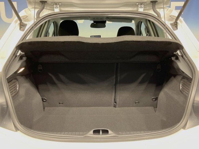 ●トランクルーム:趣味が広がる収容スペース!これだけの広さがあればお買い物やレジャーなどにも最適です!使用感も少なくきれいな状態を維持しております。