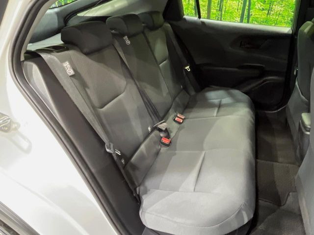 後部座席も気になるようなキズ・汚れやへたり等、大きなダメージはなく、良好な状態です。