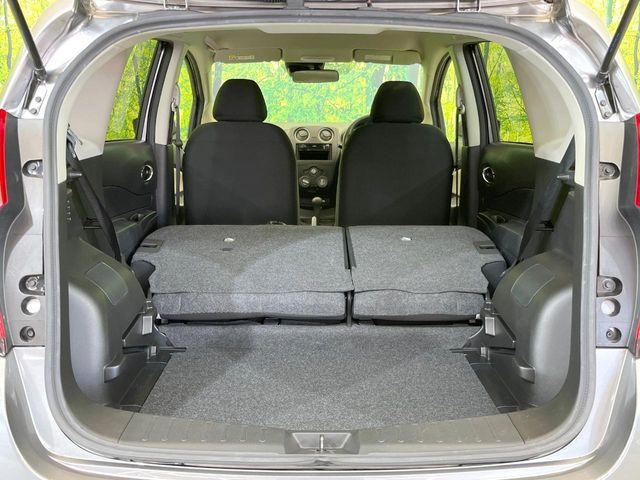 ���i�̂���������ʋ΁A���}���ɏ\���ȉ׎��X�y�[�X���m�ۂ��Ă���܂��B�Z�J���h�V�[�g��|���ƁA�傫�ȉו��̐ύڂ��\�ł���