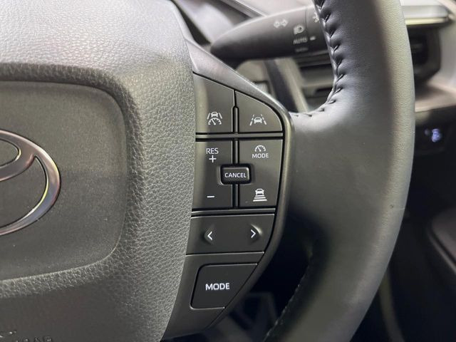 【レーダークルーズコントロール】高速道路での長距離走行が楽に!!自動で速度を保つクルーズコントロールが、衝突軽減システムと連携し、前方の車両を感知して車間を保つように速度調節してくれます!!