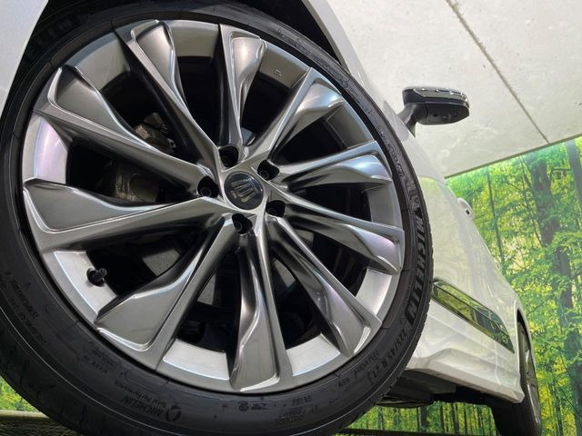 �y����21�C���`�A���~�z�C�[���z�O�ςɃ}�b�`���������A���~�z�C�[���𑕒����Ă���܂��B�e��ЊO�A���~�z�C�[����A�X�^�b�h���X�^�C�����戵�����Ă���܂��B���񂲑��k����������