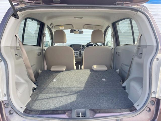 後席を格納すると、これだけの広さが!シーンに合わせたシートアレンジで、大きな荷物も積むことが出来ます♪