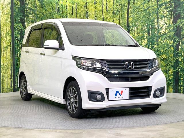 高透明度のガラス皮膜で撥水はもちろん、上質なツヤ・光沢を実現。紫外線や酸性雨から大切な愛車を保護し、色あせ・劣化を防止。「弾スプラッシュコート」、「弾プリミッサコート」からお選びいただけます。