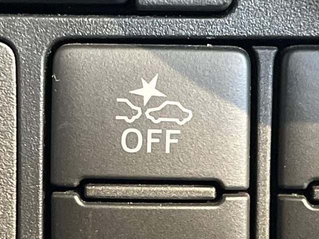 �y�X�}�[�g�A�V�X�g�z���s���ɑO���̎ԗ�����F�����A�Փ˂������Ȏ��͌x��ƃu���[�L�ŏՓˉ���Ɣ�Q�y�����A�V�X�g�B�����S�Ƀh���C�u�����y���݂��������܂��B