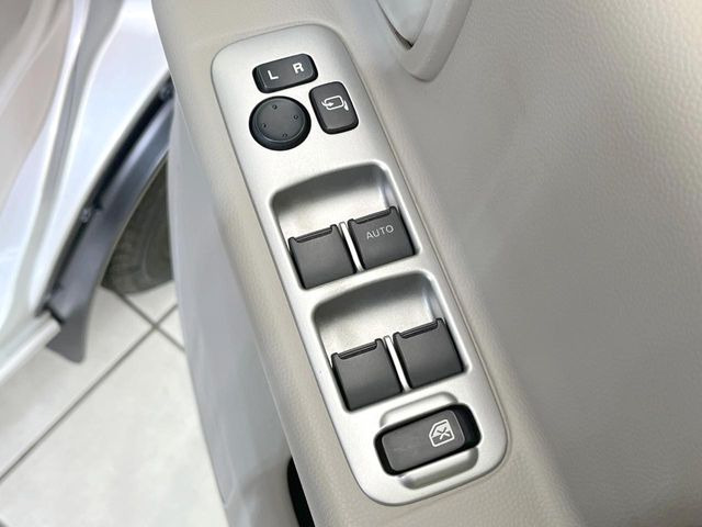 �y�d���i�[�~���[�z�T�C�h�~���[�͓d���i�[���ƂȂ��Ă���A�������ԏ�ł��L�Y�������X�N��}�����܂��B