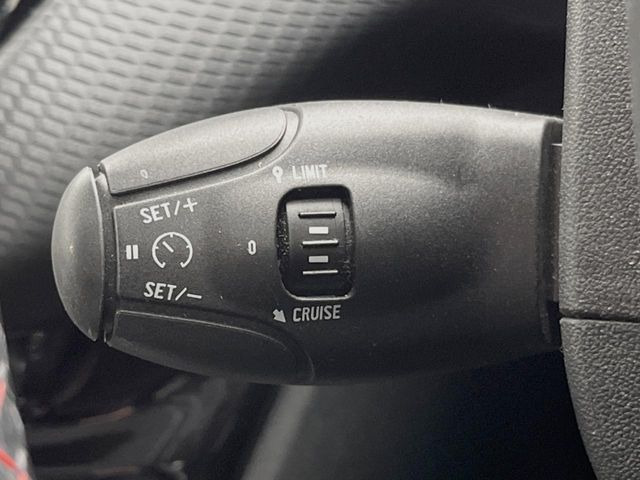 ●オートクルーズコントロール:高速道路や自動車専用道路等にて、定速巡航が可能となる便利な機能です。長距離移動の際でも疲れにくく便利にお使いいただけます♪