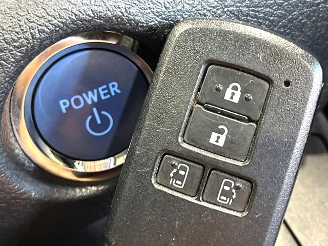 �y�X�}�[�g�L�[�z�J�o����|�P�b�g�ɓ��ꂽ�܂܂ł��h�A�̎{���E�������\�ȃX�}�[�g�L�[�𑕔��B�G���W���̃I���E�I�t�����J�M�����o���K�v����������Ƃ��Ă��֗��ł���