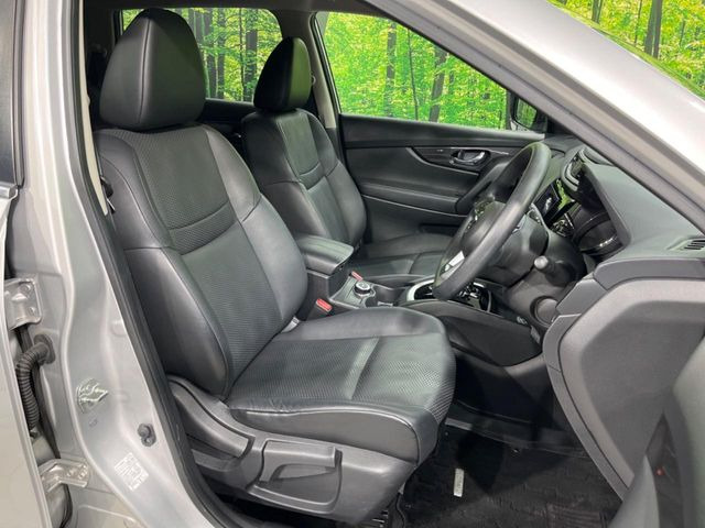 【撥水シート】スノボやダイビング等でありがちな汚れや濡れも心配無用の撥水シート♪雨の日に傘や荷物でシートが濡れたり、飲み物をこぼしたりした時もサッと拭いてきれいになるから大助かり♪