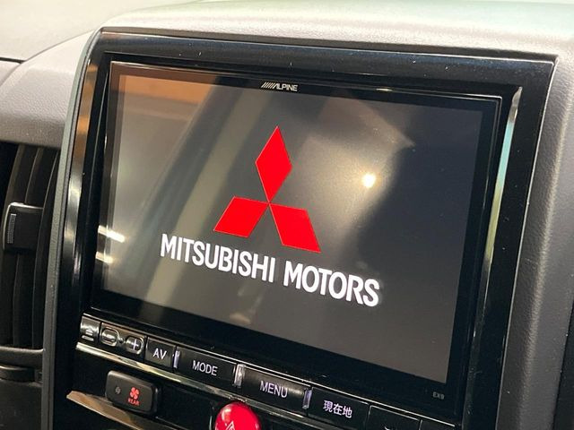 �y�����i�r�z�l�C�̏����i�r�𑕔����Ă���܂��B�i�r�̎g���₷���͂������A�I�[�f�B�I�@�\���[��!�L�����v�◷�s�͂������A�ʋ΂┃�����ȂǕ��i�̃h���C�u���y�����Ȃ�͂���