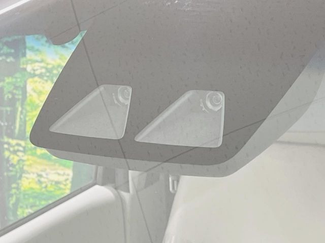 �y�X�}�[�g�A�V�X�g�z���s���ɑO���̎ԗ�����F�����A�Փ˂������Ȏ��͌x��ƃu���[�L�ŏՓˉ���Ɣ�Q�y�����A�V�X�g�B�����S�Ƀh���C�u�����y���݂��������܂��B