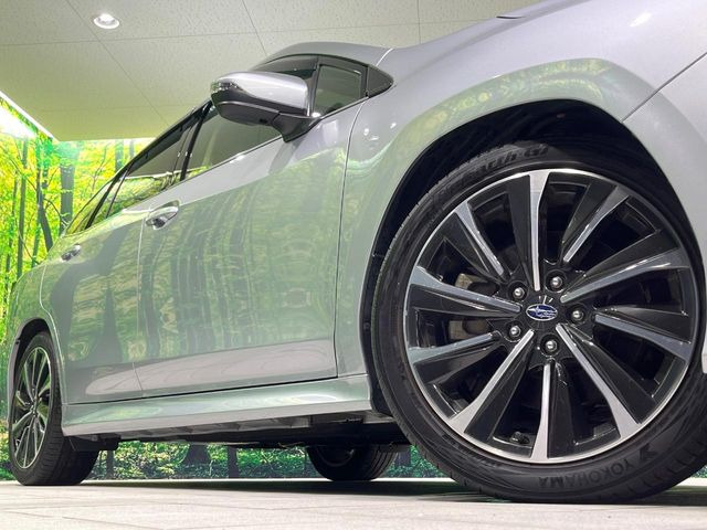 �y����18�C���`�A���~�z�C�[���z�O�ςɃ}�b�`���������A���~�z�C�[���𑕒����Ă���܂��B�e��ЊO�A���~�z�C�[����A�X�^�b�h���X�^�C�����戵�����Ă���܂��B���񂲑��k����������