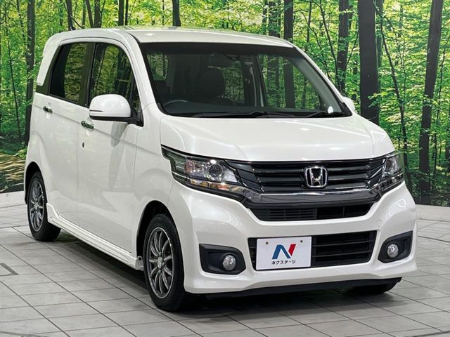 高透明度のガラス皮膜で撥水はもちろん、上質なツヤ・光沢を実現。紫外線や酸性雨から大切な愛車を保護し、色あせ・劣化を防止。「弾スプラッシュコート」、「弾プリミッサコート」からお選びいただけます。