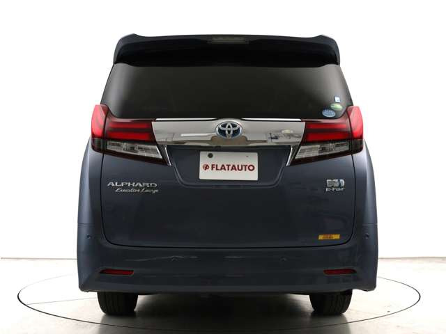 前後ドライブレコーダーもお取り付けできます!安心安全なカーライフには必需品ですね!