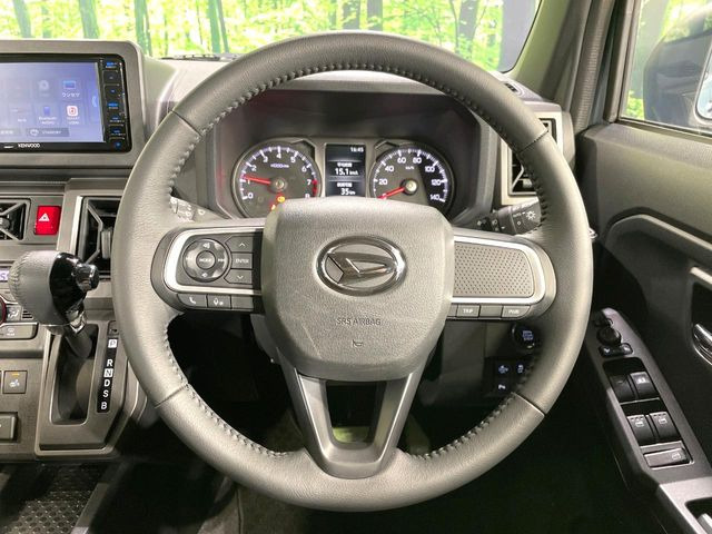 �y�����v�����X�e�A�����O�z�㎿�Ȋv���g�p���邱�ƂŁA��ɂ����������݂ƂĂ��^�]���₷���n���h���ł���