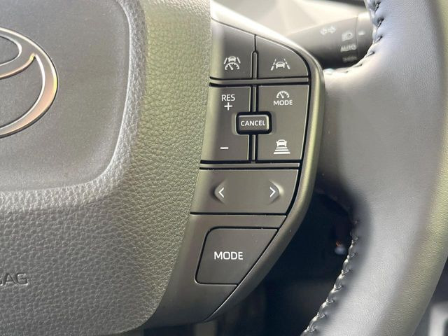 【レーダークルーズコントロール】高速道路での長距離走行が楽に!!自動で速度を保つクルーズコントロールが、衝突軽減システムと連携し、前方の車両を感知して車間を保つように速度調節してくれます!!