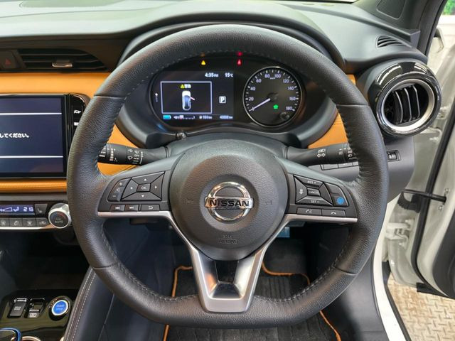 �y�����v�����X�e�A�����O�z�㎿�Ȋv���g�p���邱�ƂŁA��ɂ����������݂ƂĂ��^�]���₷���n���h���ł���