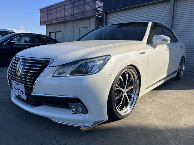 クラウンハイブリッド 2.5 ロイヤルサルーン