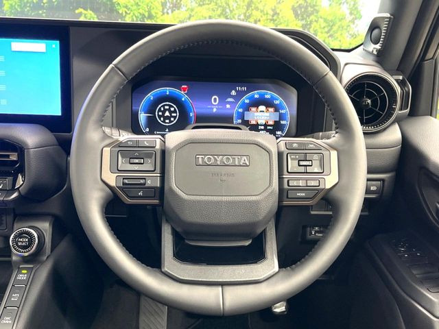 �y�����v�����X�e�A�����O�z�㎿�Ȋv���g�p���邱�ƂŁA��ɂ����������݂ƂĂ��^�]���₷���n���h���ł���