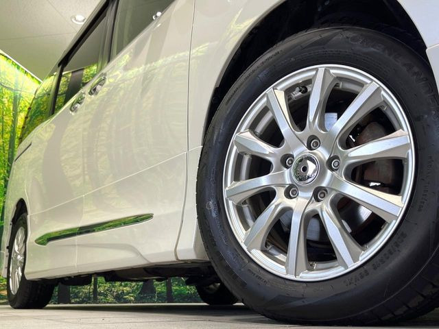 【純正16インチアルミホイール】外観にマッチした純正アルミホイールを装着しております。各種社外アルミホイールや、スタッドレスタイヤも取扱いしております。是非ご相談ください♪