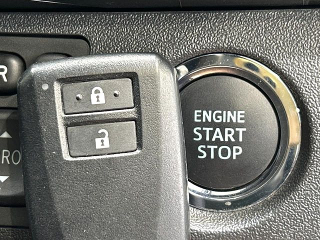 �y�X�}�[�g�L�[�z�J�o����|�P�b�g�ɓ��ꂽ�܂܂ł��h�A�̎{���E�������\�ȃX�}�[�g�L�[�𑕔��B�G���W���̃I���E�I�t�����J�M�����o���K�v����������Ƃ��Ă��֗��ł���