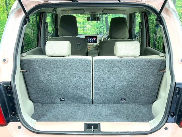 ���i�̂���������ʋ΁A���}���ɏ\���ȉ׎��X�y�[�X���m�ۂ��Ă���܂��B�Z�J���h�V�[�g��|���ƁA�傫�ȉו��̐ύڂ��\�ł���