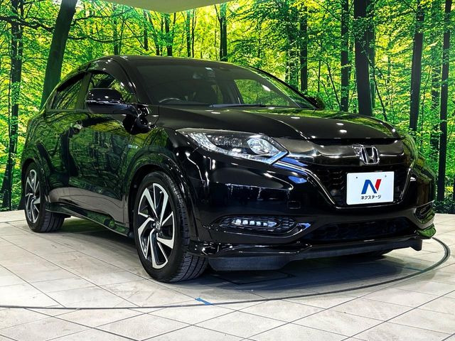 高透明度のガラス皮膜で撥水はもちろん、上質なツヤ・光沢を実現。紫外線や酸性雨から大切な愛車を保護し、色あせ・劣化を防止。「弾スプラッシュコート」、「弾プリミッサコート」からお選びいただけます。