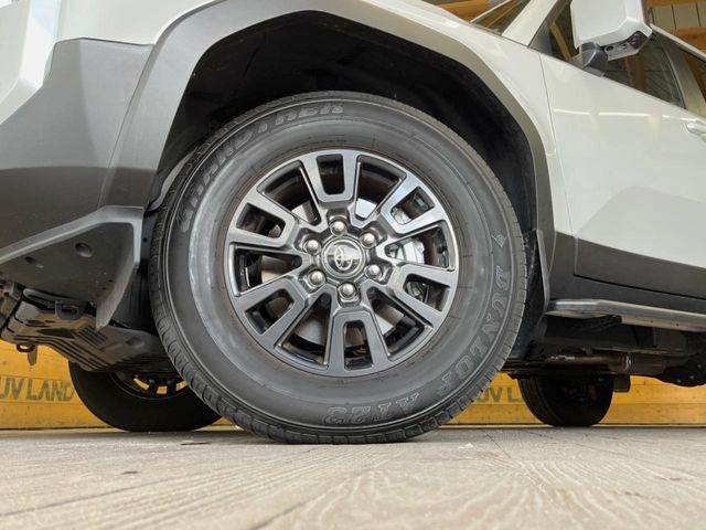 �y����18�C���`�A���~�z�C�[���z�O�ςɃ}�b�`���������A���~�z�C�[���𑕒����Ă���܂��B�e��ЊO�A���~�z�C�[����A�X�^�b�h���X�^�C�����戵�����Ă���܂��B���񂲑��k����������