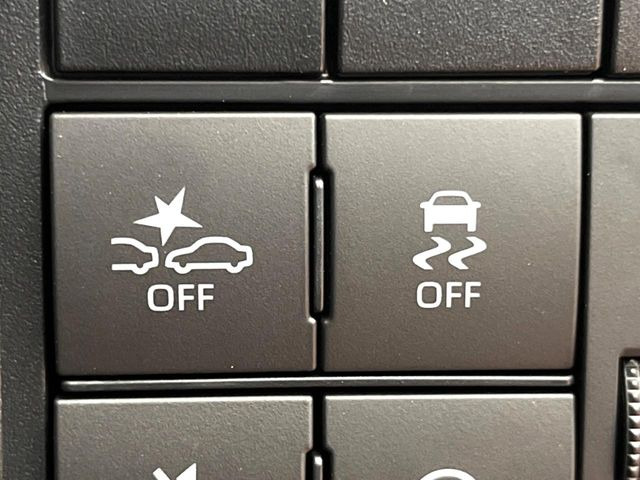 �y�X�}�[�g�A�V�X�g�z���s���ɑO���̎ԗ�����F�����A�Փ˂������Ȏ��͌x��ƃu���[�L�ŏՓˉ���Ɣ�Q�y�����A�V�X�g�B�����S�Ƀh���C�u�����y���݂��������܂��B