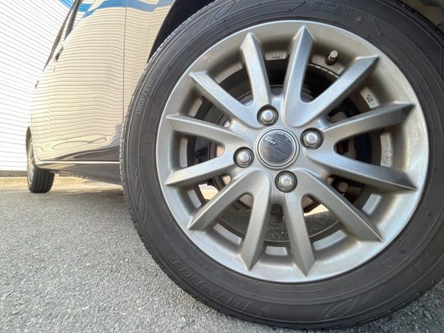 【14インチアルミホイール】外観にマッチしたアルミホイールを装着しております。各種アルミホイールや、スタッドレスタイヤも取扱いしております。是非ご相談ください♪