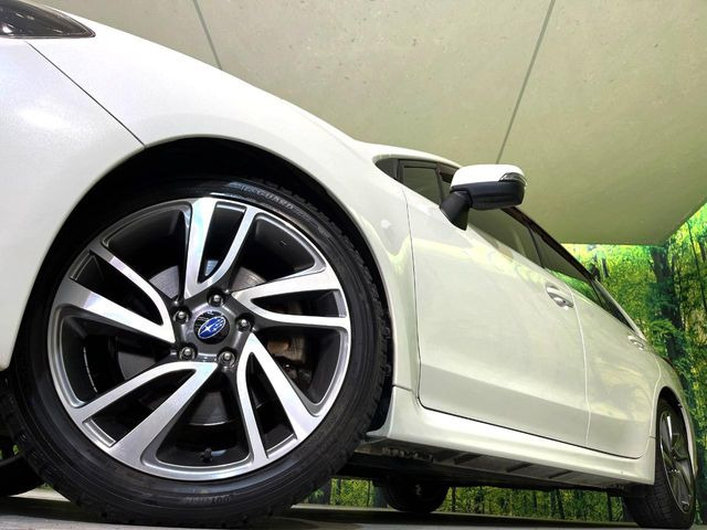 �y����18�C���`�A���~�z�C�[���z�O�ςɃ}�b�`���������A���~�z�C�[���𑕒����Ă���܂��B�e��ЊO�A���~�z�C�[����A�X�^�b�h���X�^�C�����戵�����Ă���܂��B���񂲑��k����������