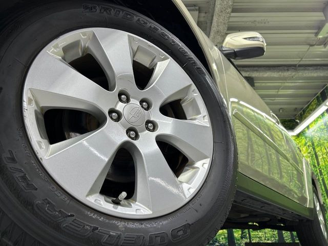 �y����17�C���`�A���~�z�C�[���z�O�ςɃ}�b�`���������A���~�z�C�[���𑕒����Ă���܂��B�e��ЊO�A���~�z�C�[����A�X�^�b�h���X�^�C�����戵�����Ă���܂��B���񂲑��k����������