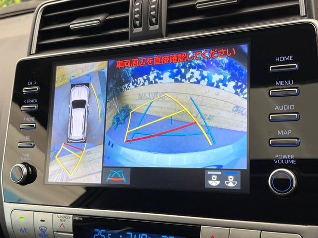 【パノラミックビューモニター】専用のカメラにより、上から見下ろしたような視点で360度クルマの周囲を確認することができます☆死角部分も確認しやすく、狭い場所での切り返しや駐車もスムーズに行えます。