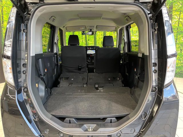 普段のお買い物や通勤、送迎等に十分な荷室スペースを確保しております。セカンドシートを倒すと、大きな荷物の積載も可能です♪