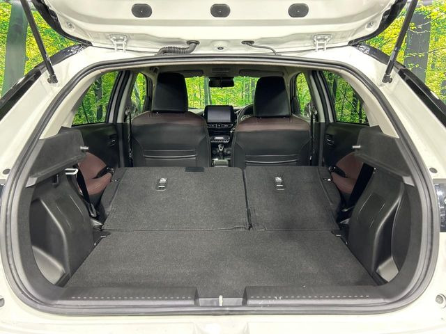 ���ڃV�[�g�͑O��X���C�h���\�ł��B���ɉ�����Α������L������������A�O�ɋl�߂�Α傫�ȃ��Q�b�W�X�y�[�X���m�ۂł��܂��B�V�[���ɉ����Ďg�������ł��邩��Ƃ��Ă��֗��ł���