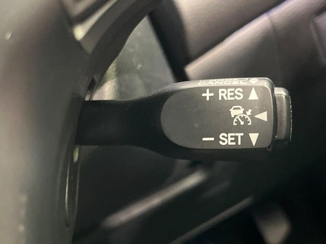 �y�N���[�Y�R���g���[���z�������H�����N���N���s�B�A�N�Z���𗣂��Ă���葬�x�ő��s���ł��A�������^�]���̕��S���y��!�����E�������ȒP�ȃX�C�b�`����Œ����ł��܂��B