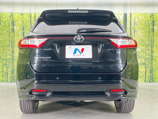 安心の最長10年・走行無制限保証(有償)をご用意。保証内容も充実はもちろん、無料点検&オイル交換や、年中無休の全国・24時間ロードサービスも付帯されておりますのでご安心下さい。