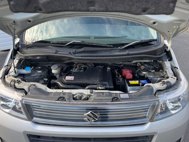 親切・丁寧な専門メカニックスタッフが応対!・車検・点検整備・事故等の修理などアフターサービスも安心。お車のカスタマイズもネクステージのサービススタッフまでご相談ください!