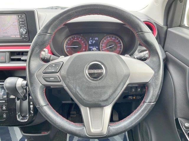 �y����MOMO���v�����X�e�A�����O�z�㎿�Ȋv���g�p���邱�ƂŁA��ɂ����������݂ƂĂ��^�]���₷���n���h���ł���