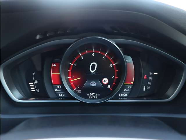 【ご納車後6ヶ月の無料点検】納車から半年経過した時点で再度お車の消耗具合を点検する事によって、不具合箇所の早期発見や今後のメンテナンスに関しての適切な助言をさせて頂く事が可能です。