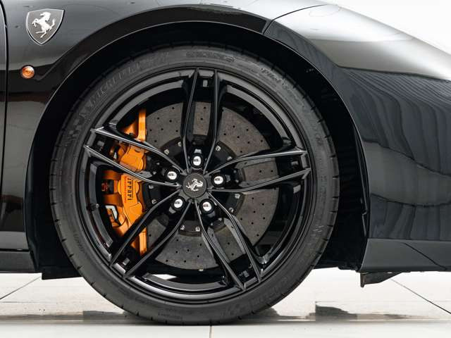 ���X�͍����A���Ԑ��X�����炱�������ɗ͂����Ă��܂��B�J�X�^���˗��͂��Ƃ��e��R�[�f�B���O��Ƃ�Ԍ������ȂǁA���������̂��q�l���炨�₢���킹������A���p���𒸂��Ă���܂��B