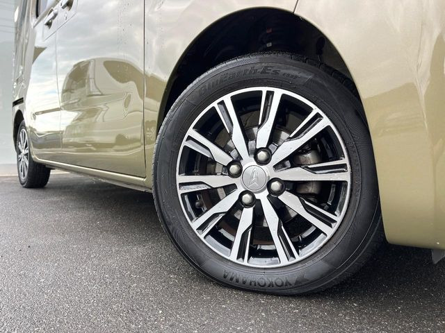 �y����14�C���`�A���~�z�C�[���z�O�ςɃ}�b�`���������A���~�z�C�[���𑕒����Ă���܂��B�e��ЊO�A���~�z�C�[����A�X�^�b�h���X�^�C�����戵�����Ă���܂��B���񂲑��k����������