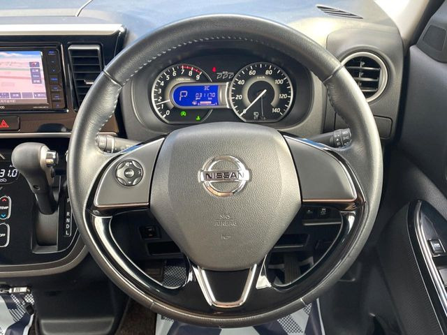 【ステアリングスイッチ】運転中、前方から目線をそらすことなく、オーディオ等の操作が可能な便利機能!安心&快適なドライブを演出してくれます♪