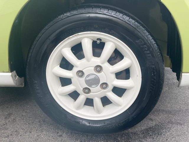 �y�����A���~�z�C�[���z�O�ςɃ}�b�`���������A���~�z�C�[���𑕒����Ă���܂��B�e��ЊO�A���~�z�C�[����A�X�^�b�h���X�^�C�����戵�����Ă���܂��B���񂲑��k����������