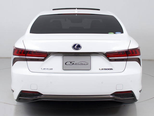 ★すごく綺麗な外装です!是非ご確認下さい!光沢のあるボディー!!艶々で本当に綺麗ですよ!!綺麗だからこそ高級感が際立ちます!綺麗なお車でドライブをお楽しみ下さい!!